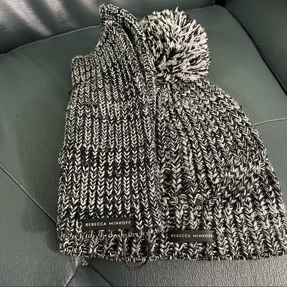 NWT Rebecca Minkoff black white marled Pom Pom beanie hand warmer designer set - Picture 3 of 7